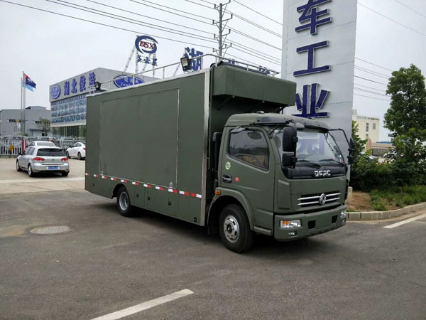 東風(fēng)多利卡餐車